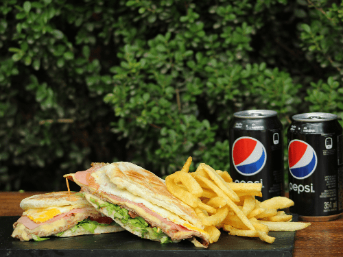 2 Lomos a elección + 2 latas de gaseosa