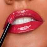 Brillo Labial Resist ¡Oh Q' brillo! Tono Bomba Latina #5