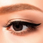 Vogue Delineador Ojos Plumon Resist Negro #3