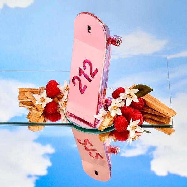 Carolina Herrera 212 Heroes For Her Edp 30 ml alt