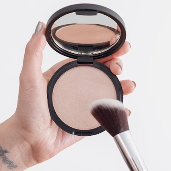 Mazz Iluminador en Polvo Compacto  silver Light alt